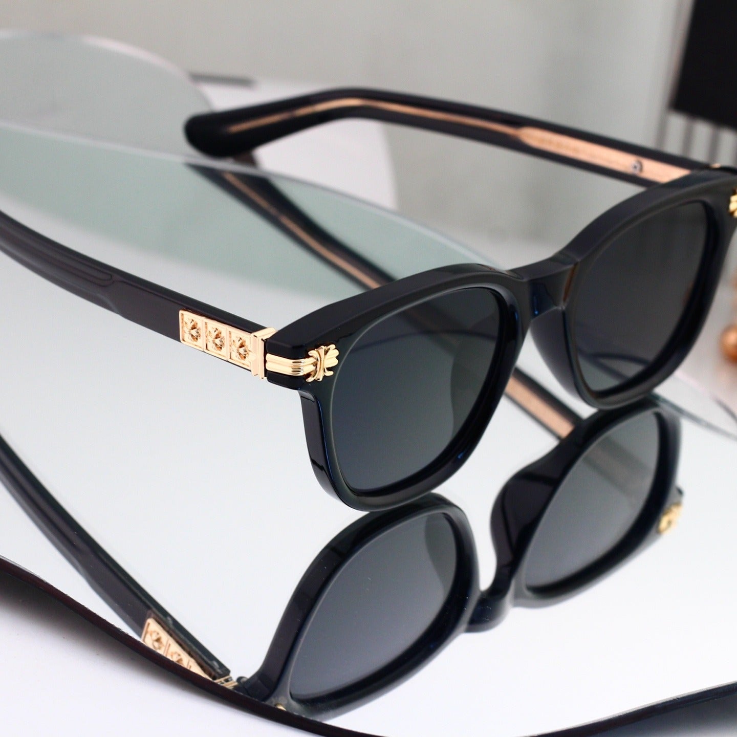 7 Color Square Sunglasses, Cross Detail UV400 Polarized Fashion Shades 1777
